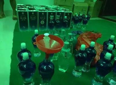 泰州市打擊制售假劣酒類產品專項行動成效顯著，為酒類經營敲響警鐘
